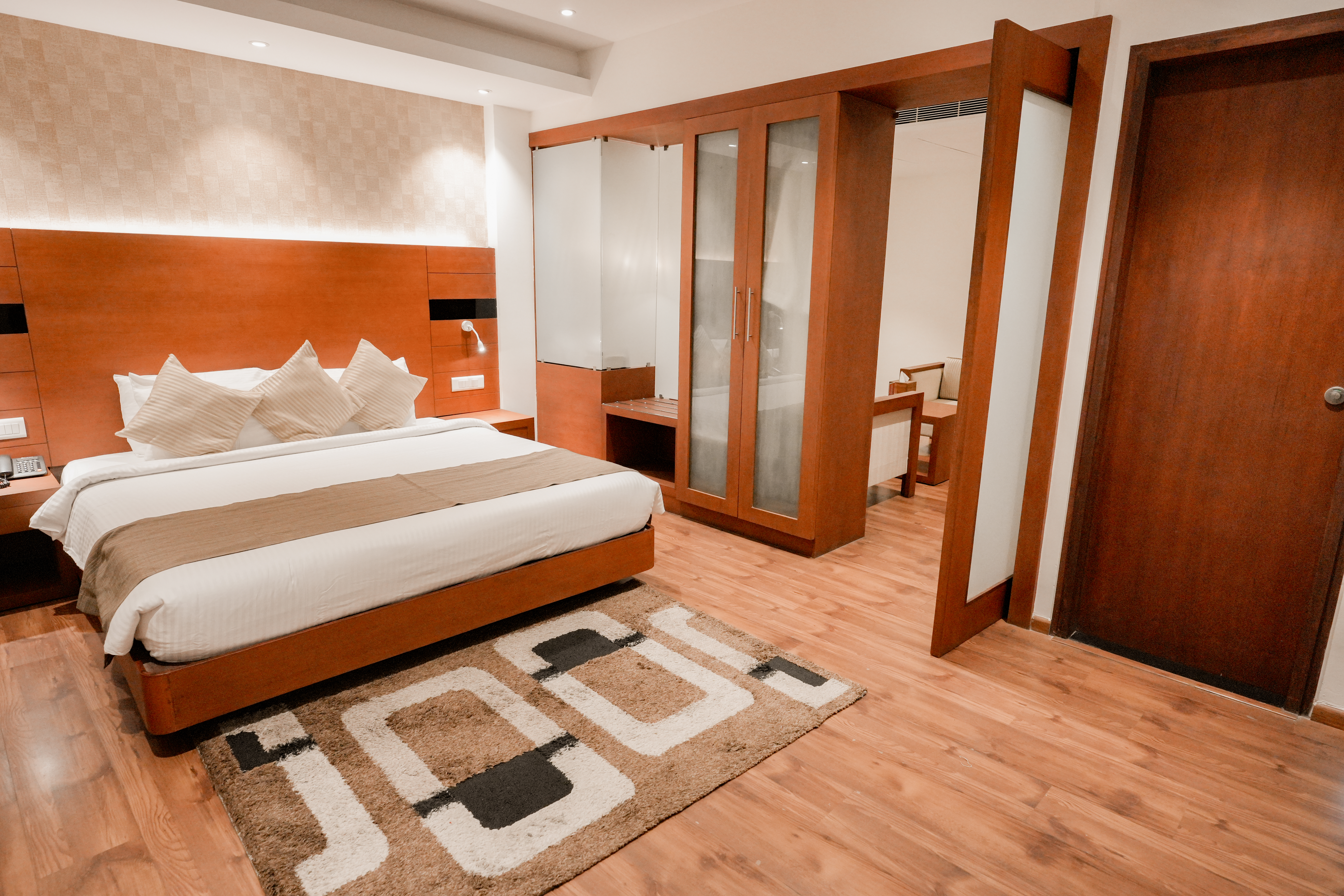 premium hotel rooms in thrissur