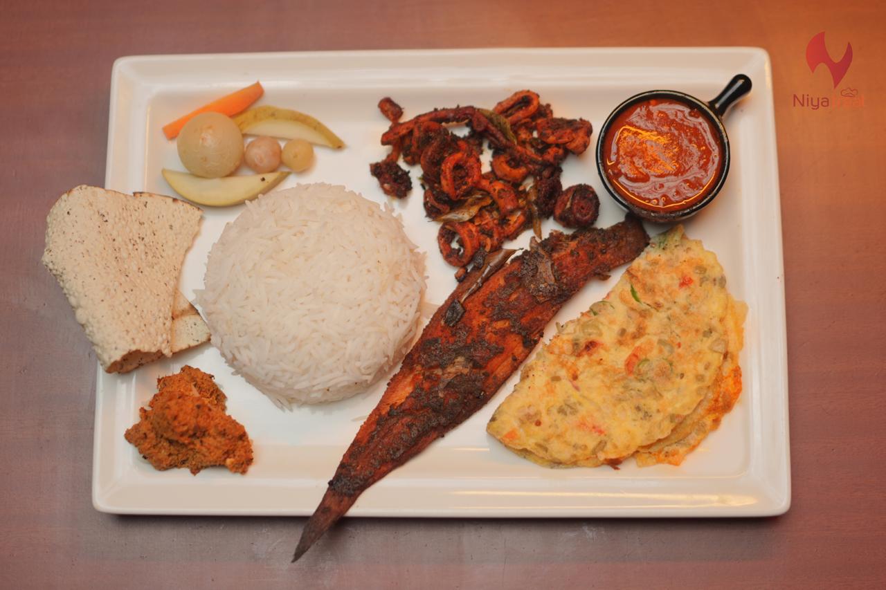 Fish N Rice Platter